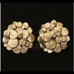Bran new earrings gold