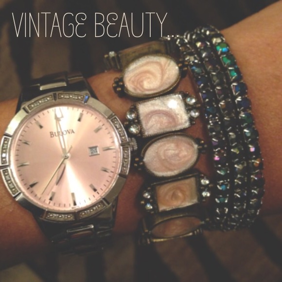 💕Vintage bracelets💕