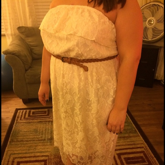 Gorgeous cream colored lace strapless dress