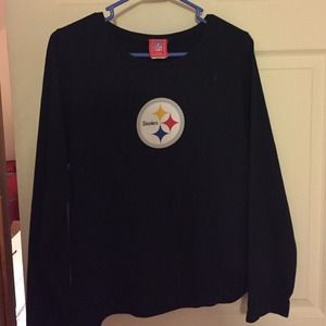 Black Pittsburgh Steelers Shirt. Runs small