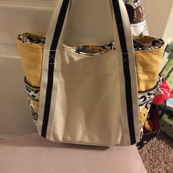 Small Vera Bradley hand bag