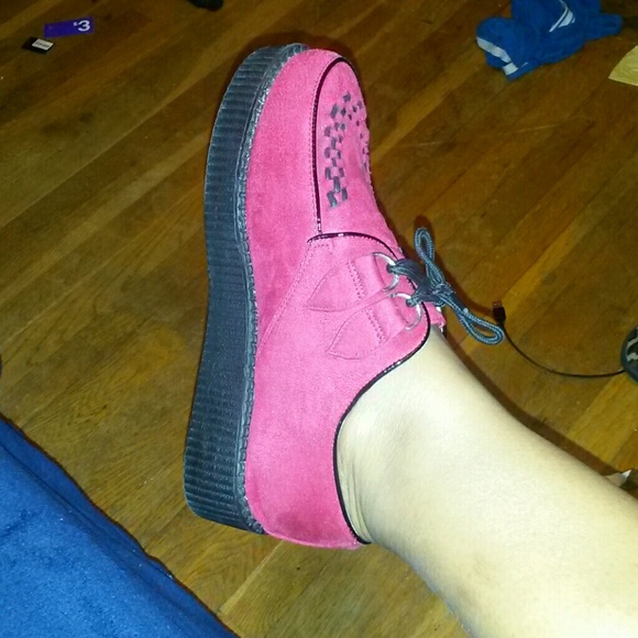 Red creepers