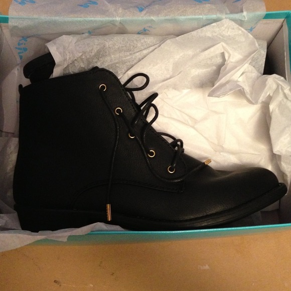 Black boots