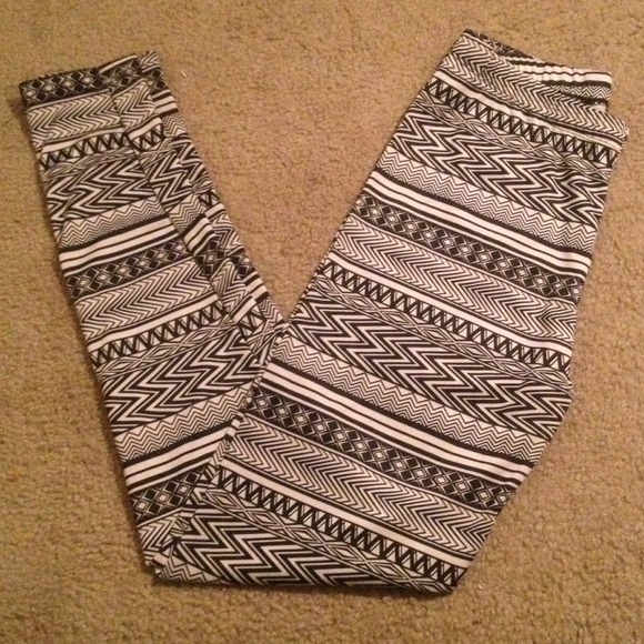 Pants - Aztec leggings