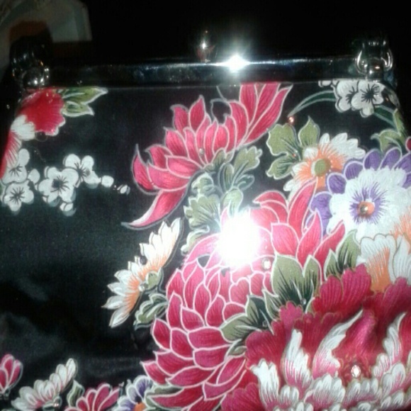 Very, Very "Oriental" Looking. - Picture 3 of 3