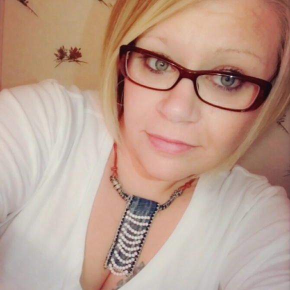 Stephanie ~ YOUR SELLER/BUYER !! - Picture 3 of 11