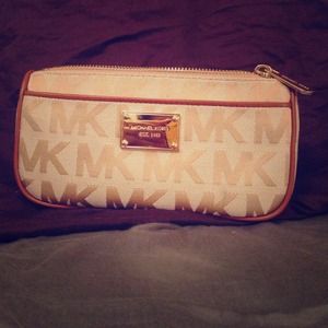 Michael Kors Signature Cosmetic Bag in Beige
