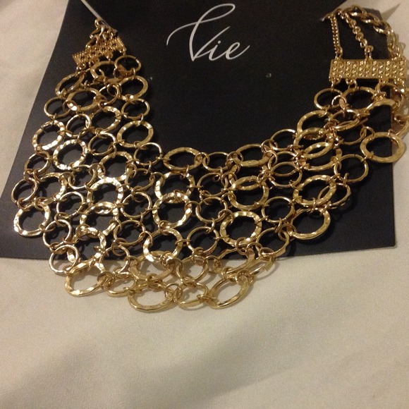 BRAND NEW- Antonia necklace
