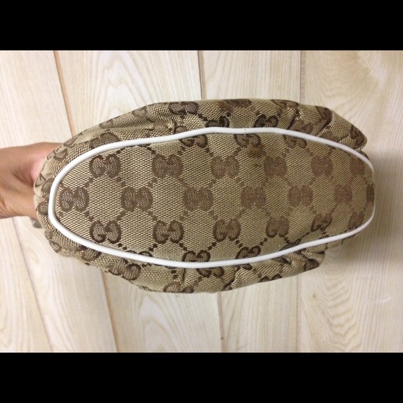 Small Gucci Purse - Picture 3 of 4