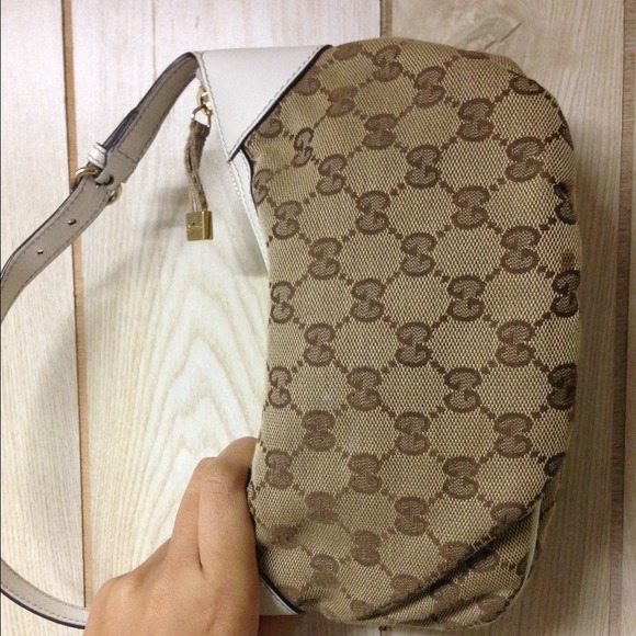Small Gucci Purse - Picture 4 of 4