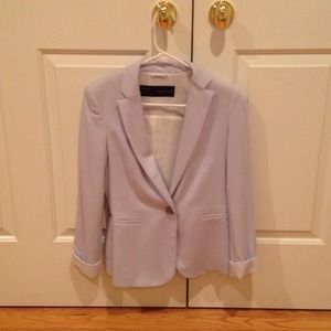 This is a periwinkle blue zara blazer in an xs