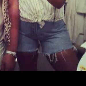 Guess cutoff Denim Model