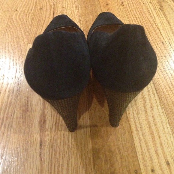 Black Tahari Platform Pumps - Picture 3 of 4