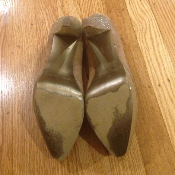 Tan Tahari Platform Pumps - Picture 4 of 4