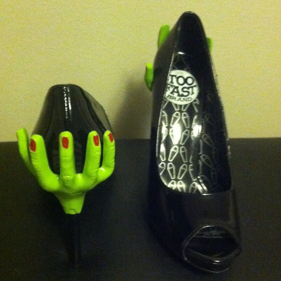 Too fast! zombie heels