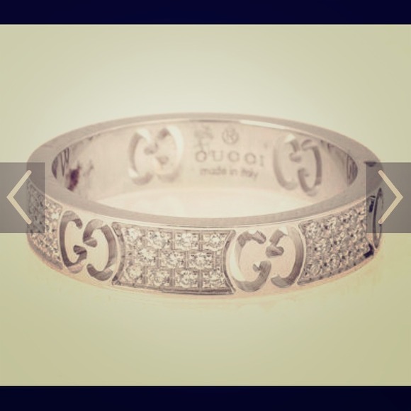 Gucci diamond 18 karat ring