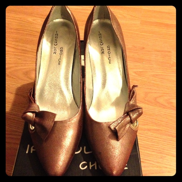 Urban Outfitters shiny pink Heels