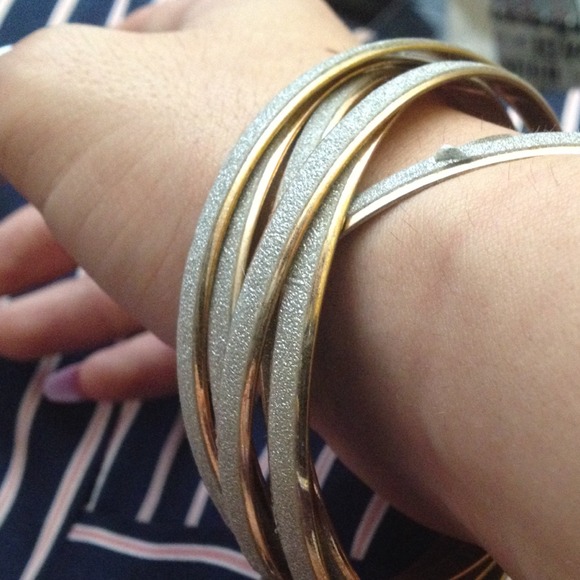 Bangle bracelets - Picture 2 of 3