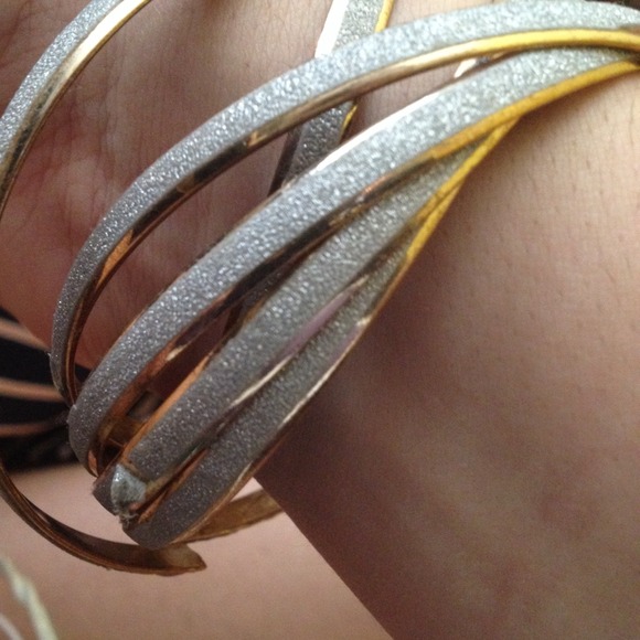 Bangle bracelets - Picture 3 of 3