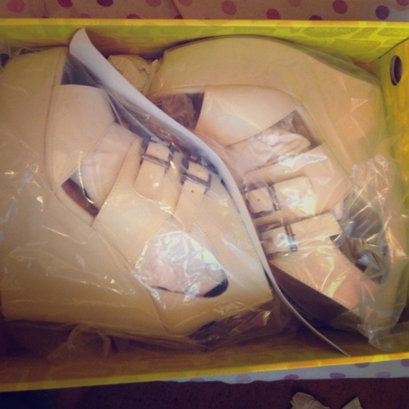 Stone colored Wedges from Charlotte Russe. - Picture 1 of 4