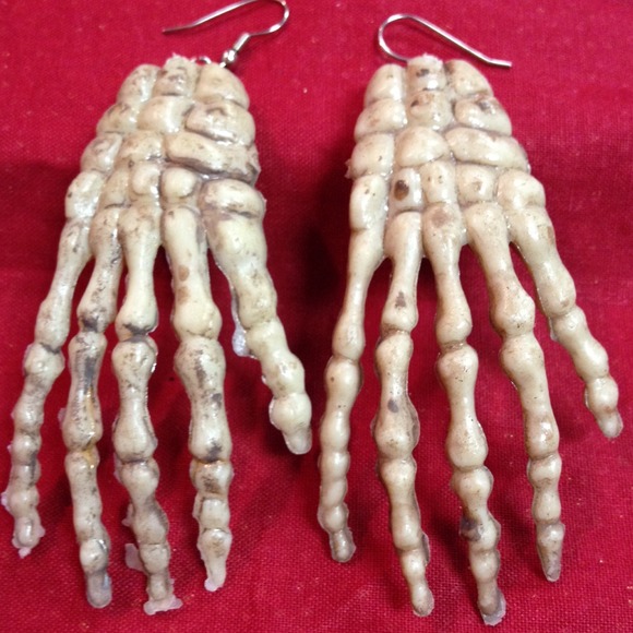 Handmade spooky Earrings - Picture 2 of 4