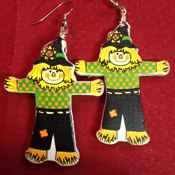 Handmade spooky Earrings - Picture 3 of 4
