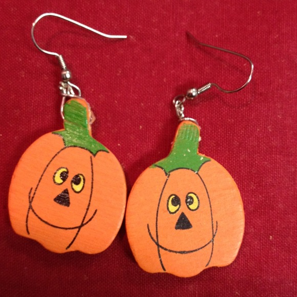 Handmade spooky Earrings - Picture 4 of 4
