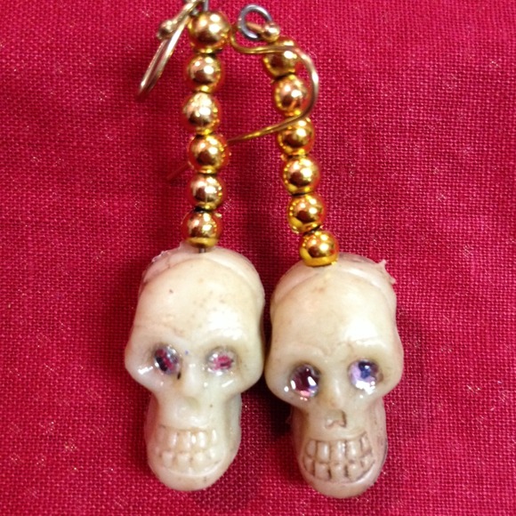Handmade creepy earrings - Picture 2 of 4