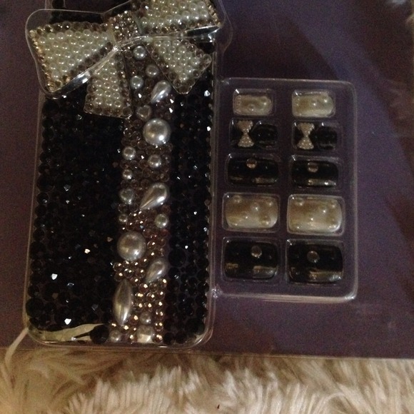 iPhone cover/press on nails