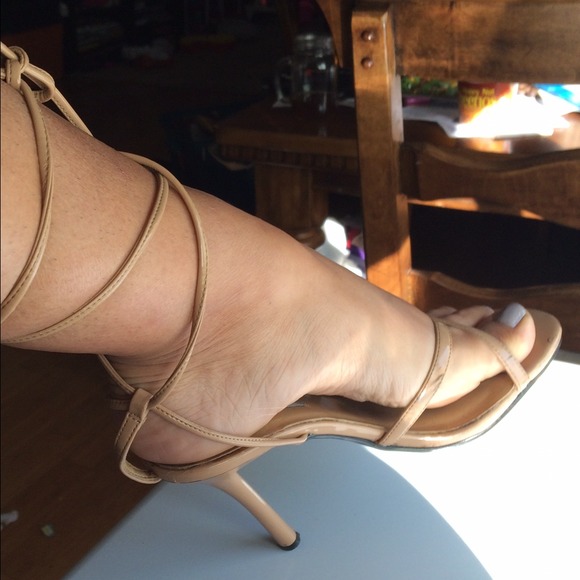 Steve Madden strappy tie up sandals