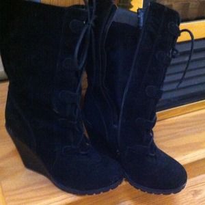 Black wedge boots