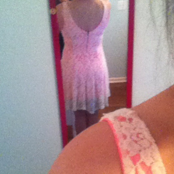 Lace dress - Picture 3 of 3