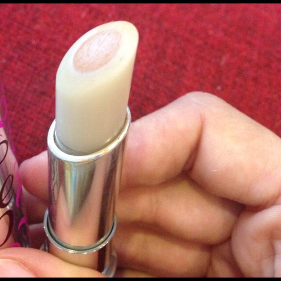 Fake up Benefit Concealer - Picture 2 of 3