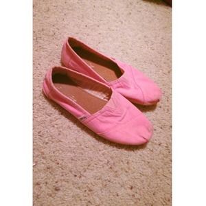 Neon pink TOMS