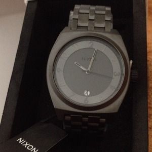 Nixon watch