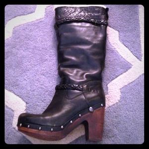 Gorgeous leather long Ugg clogg boots "savanna"