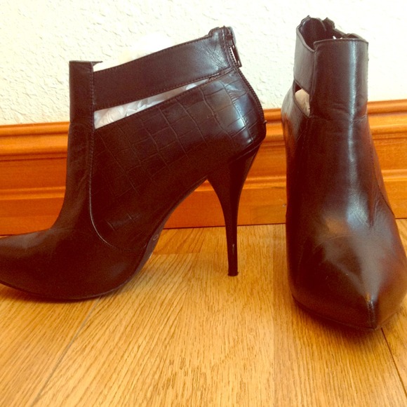 Black ALDO high heels, AWESOME condition. Size 38