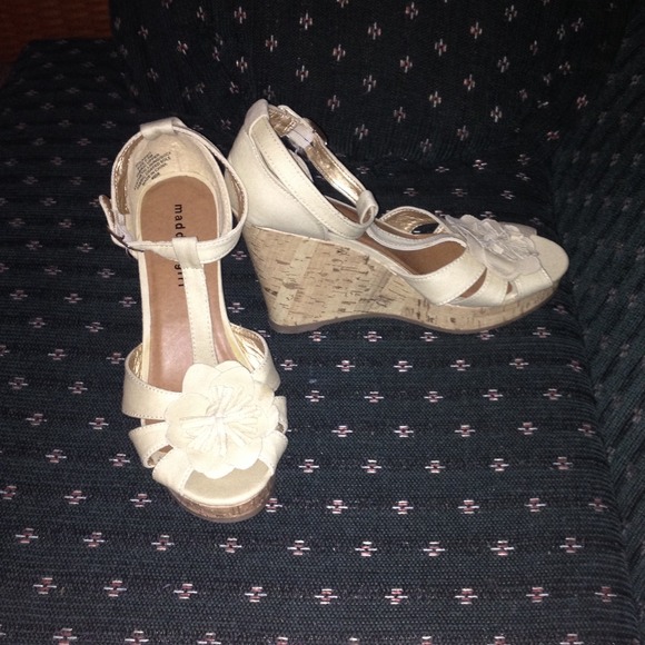 NWOT Madden Girl wedges