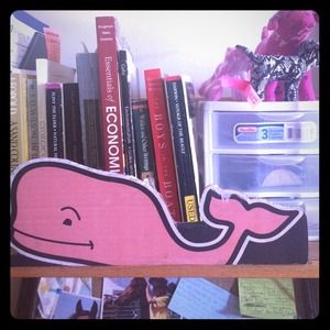 Vinyard Vines Whale Decor