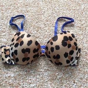 Sold. 32b push-up bra