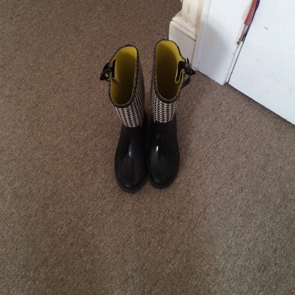 Rain boots