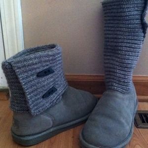 Bearpaw gray boots