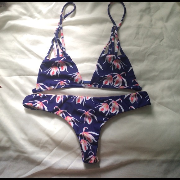//SOLD// Acacia Blue Island Orchid set