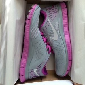 Nike free silver and grey 4.0