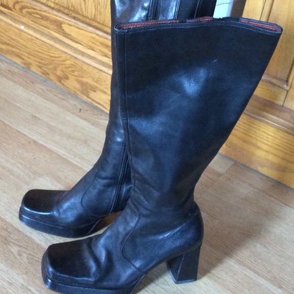 Vintage 90's  9 west boots. 7.5 medium