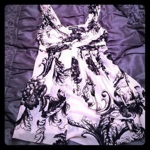 Cute pink Express top with floral print!