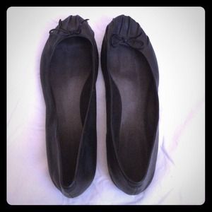 Pleated leather ballet flats