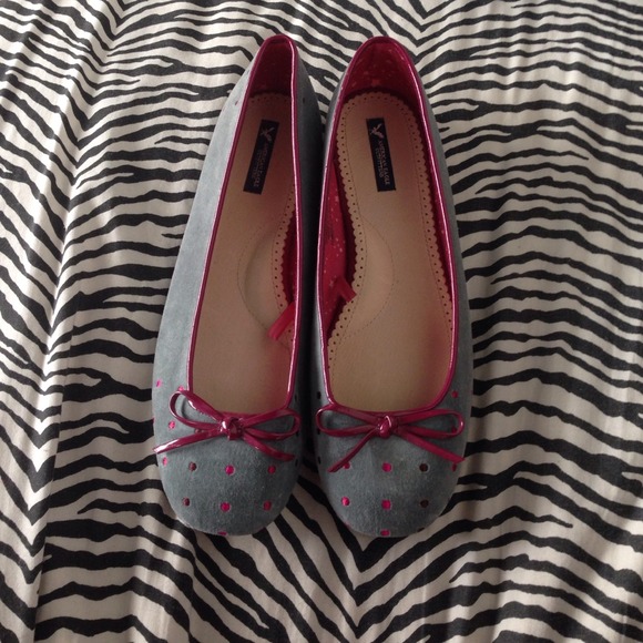 American Eagle Outfitters Shoes - Gray flats with magenta polka dots and patent bow