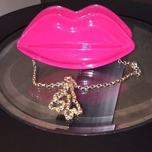 Brand New Lips clutch/ Wrislet