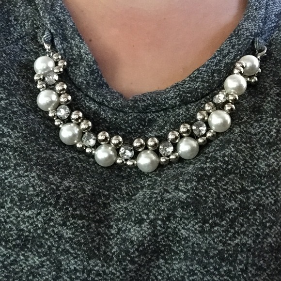❌sold in bundle❌Grey Sweater w/ Pearl Necklace - Picture 2 of 4